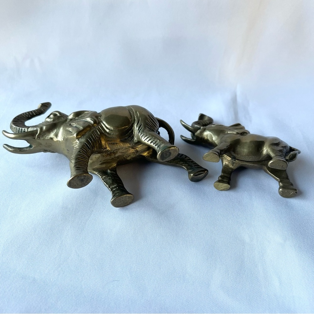 Vintage Brass Elephant & Calf Art Figurines - Picture 5 of 8